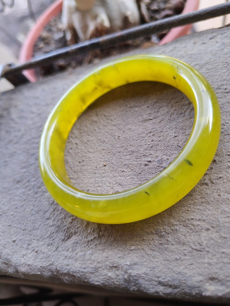 Miss feng Natural Stone - Natural Golden Jade Bracelet - สร้อยข้อมือ - หยก 