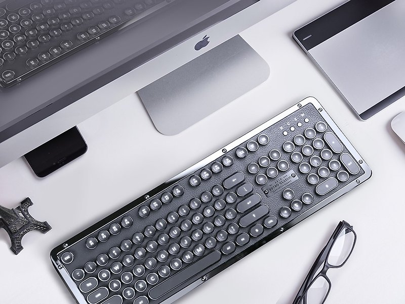 AZIO RETRO CLASSIC ONYX leather typewriter keyboard (BT wireless Bluetooth version) - Computer Accessories - Other Metals 