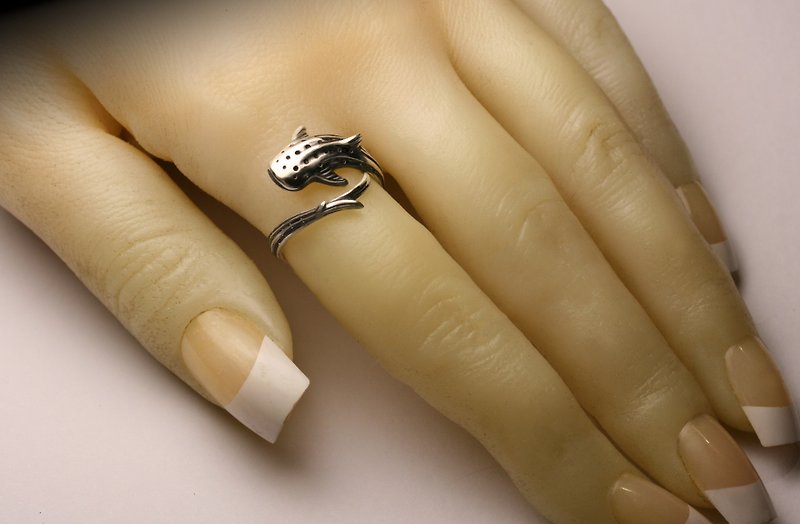 baby whale shark ring - แหวนทั่วไป - โลหะ สีเงิน