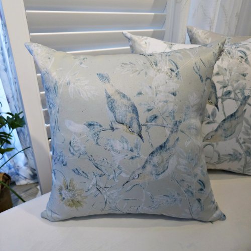 HC CURTAIN HC印花抱枕套 現貨 歐美花版 HC7004-02 翠鳥蔚綠-淺綠底