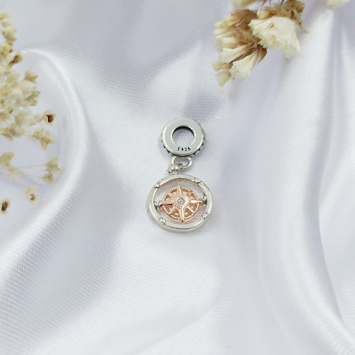 Asharichplus Silver compass charm, polished in the center, pink gold plated for bracelets