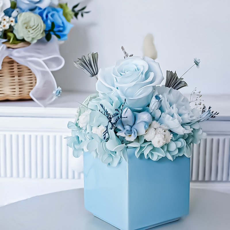 TIFFANY尼斯秘境玫瑰永生花禮 (贈送5ml香氛油) - 乾燥花/永生花 - 植物．花 藍色