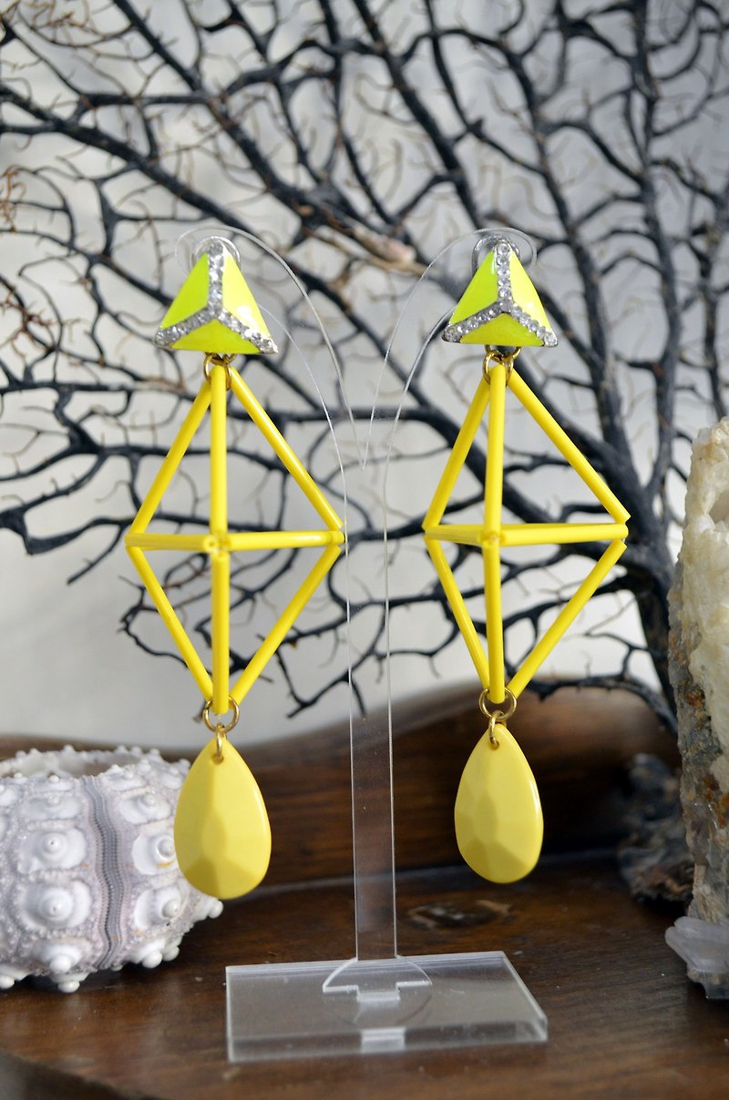 TIMBEE LO 黃色玻璃管串珠 幾何立體形狀耳環 - 耳環/耳夾 - 玻璃 黃色