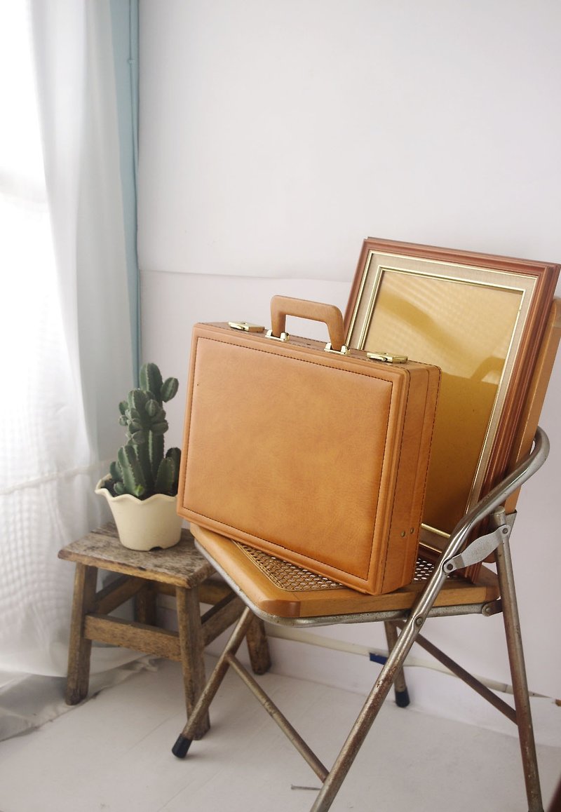 歐洲古董包-德國製皮革手提皮箱 - 行李箱 / 旅行喼 - 真皮 咖啡色