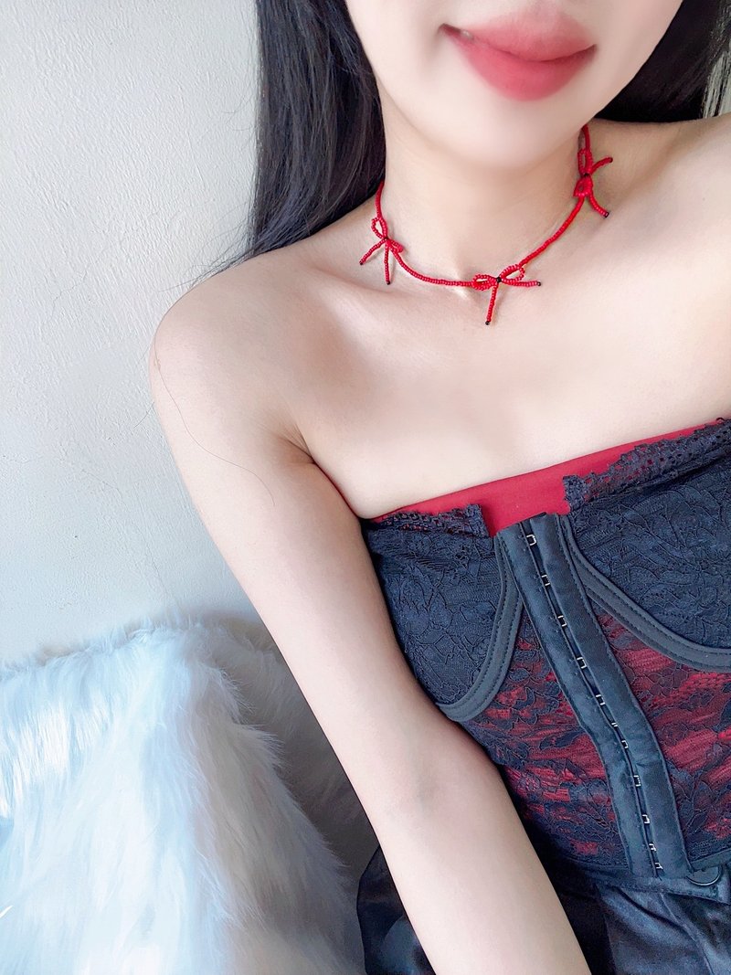 紅x黑x白 三色 立體蝴蝶結頸鏈 18k御幸珠 原創手作小眾 串珠項鍊 - 項鍊 - 塑膠 白色