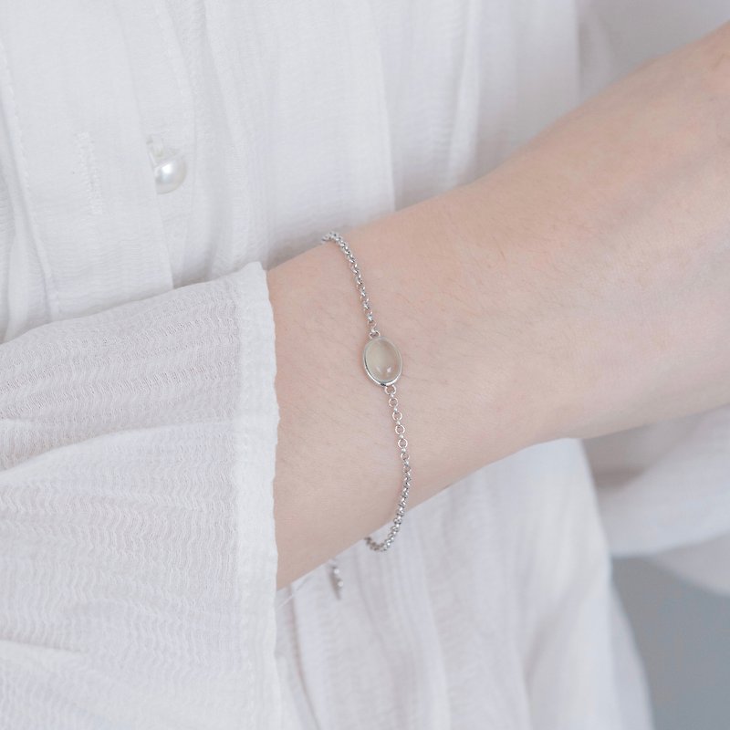 Stone 925 silver bracelet simple trim - สร้อยข้อมือ - เครื่องเพชรพลอย สีเงิน