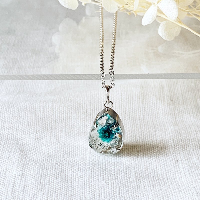 Drop necklace with haze grass trapped (blue green) - Necklaces - Resin Blue
