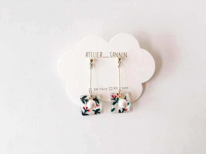 Mistletoe and Holly Series-snow flower hand-painted hand-made handmade earrings ear clips / ear clips - ต่างหู - วัสดุอื่นๆ สีแดง