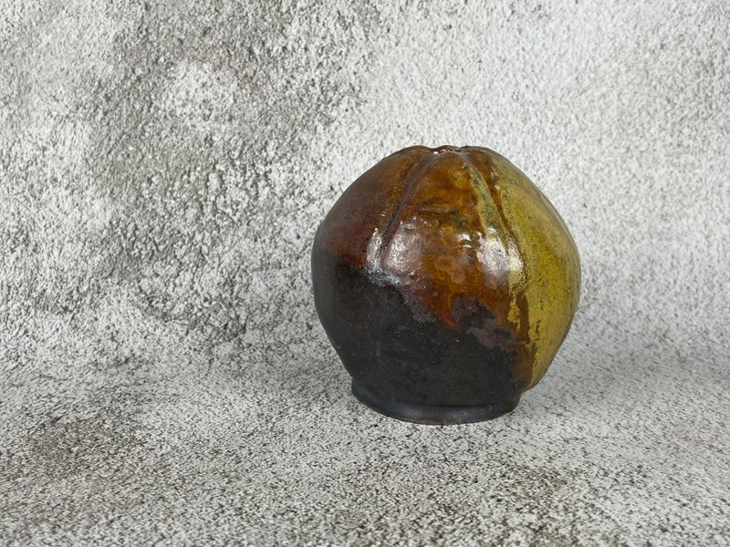 柴燒 - 手捏花器 - 花瓶/花器 - 陶 咖啡色