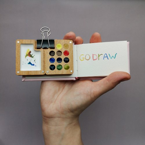 GO DRAW Mini wooden palette WITH pink watercolor sketchbook