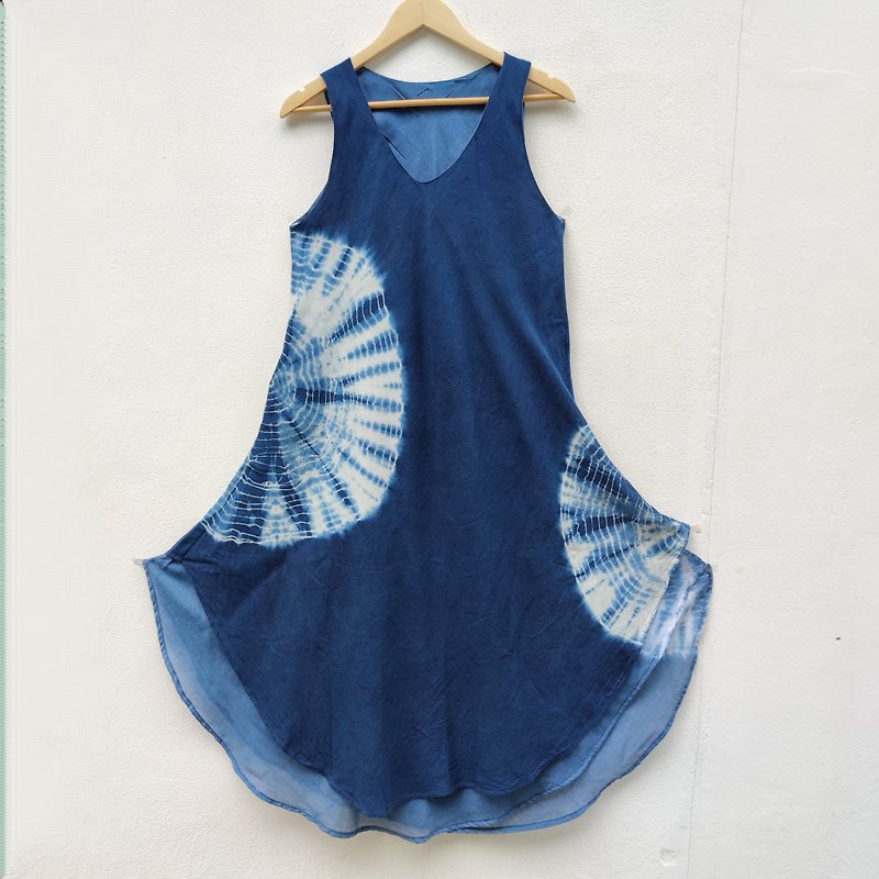 Sleeveless Summer Tie Dyed Dress - 洋裝/連身裙 - 棉．麻 藍色