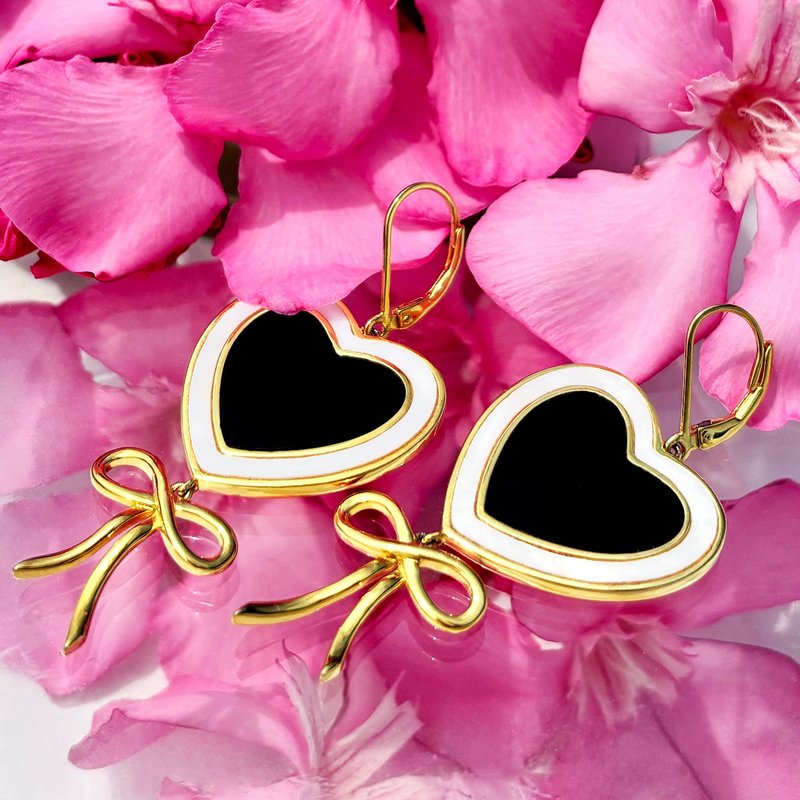 Brigitte Heart and Bow Earrings – Gold Vermeil, Mother-of-Pearl, Obsidian - 耳環/耳夾/耳骨夾 - 純銀 金色