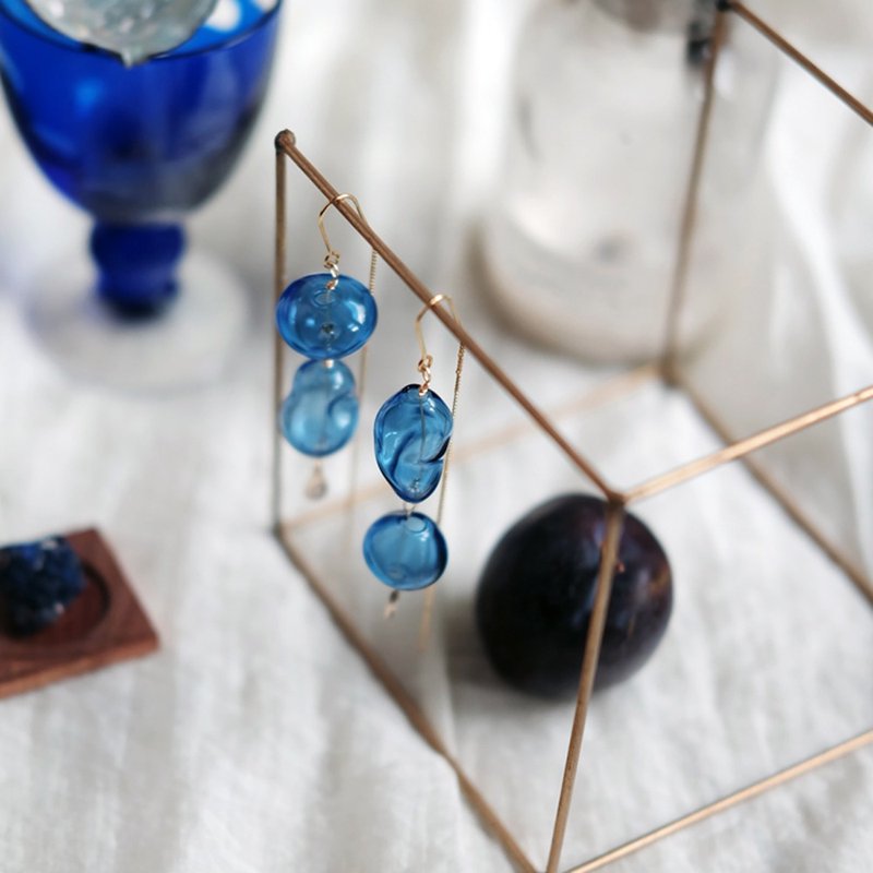 Parade of Stars and Night Original Handmade Blue Irregular Glass 18k Thick Gold Plated Earrings Earrings - ต่างหู - แก้ว สีน้ำเงิน