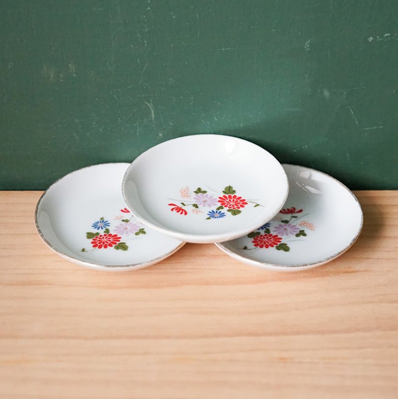 【北極二手雜貨】早期 金合義陶瓷小碟子 - 碟子/醬料碟/醬油碟 - 瓷 白色