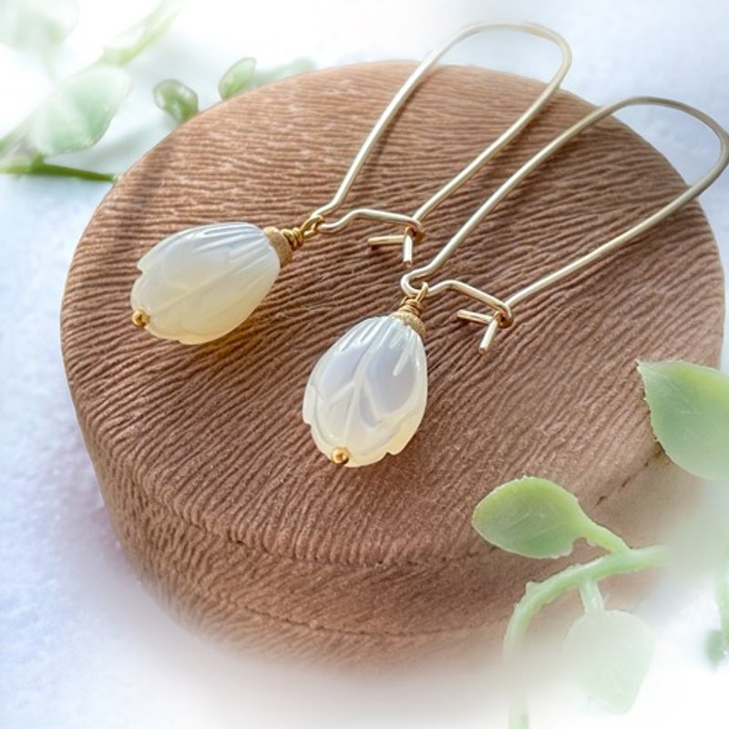 Bud earrings 14kgf mother of pearl - Earrings & Clip-ons - Shell White