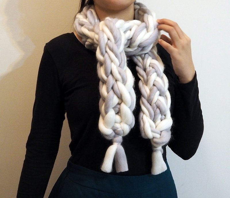 Pure wool scarf - snow silver - อื่นๆ - ขนแกะ 