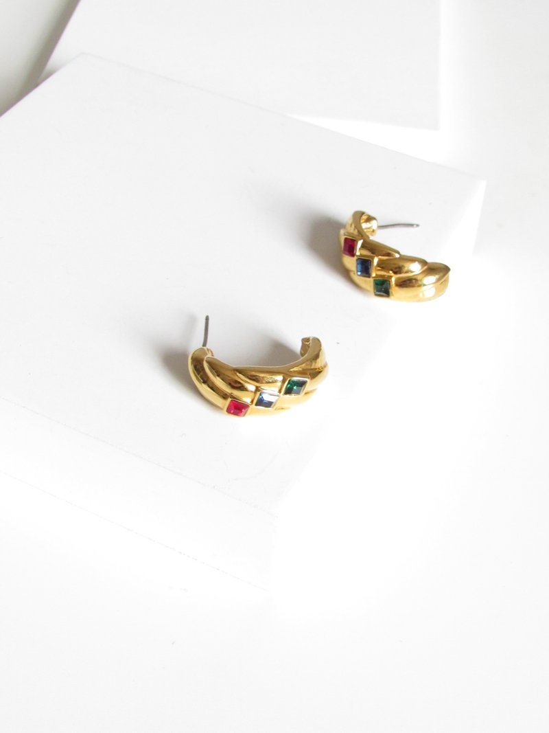 Vintage Color Crystal Gold Dome Earrings - 耳環/耳夾/耳骨夾 - 貴金屬 金色