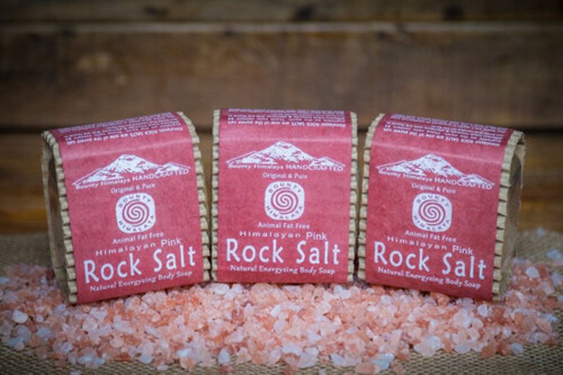 Nepal Himalaya&#39;s Treasure Rock Salt Renewing Handmade Hair Soap 100g