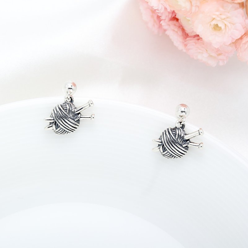 【Angel & Me】Yarn Knitting Weave s925 sterling silver earrings birthday gift - ต่างหู - เงินแท้ สีเงิน