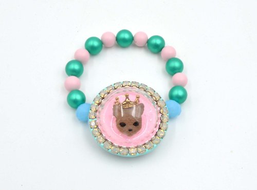 TIMBEE LO shop 粉紅色玻璃罩貓咪繞閃鑽邊橡筋手鍊 繞邊施華洛水晶裝飾 貝殼珍珠