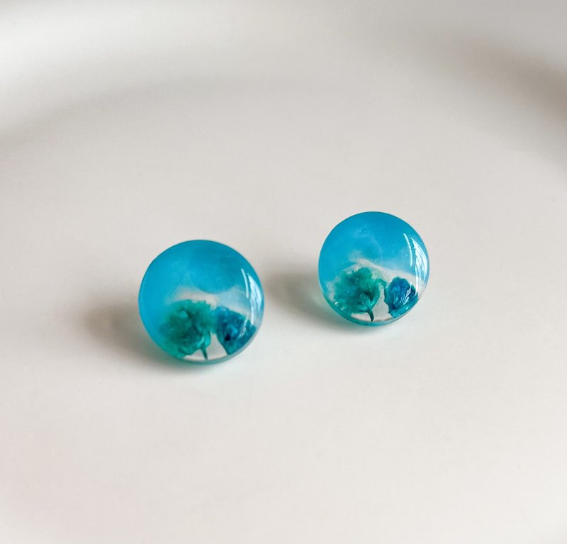 藍天樹林自然圓形耳環- Nature Within - 耳環/耳夾 - 樹脂 藍色