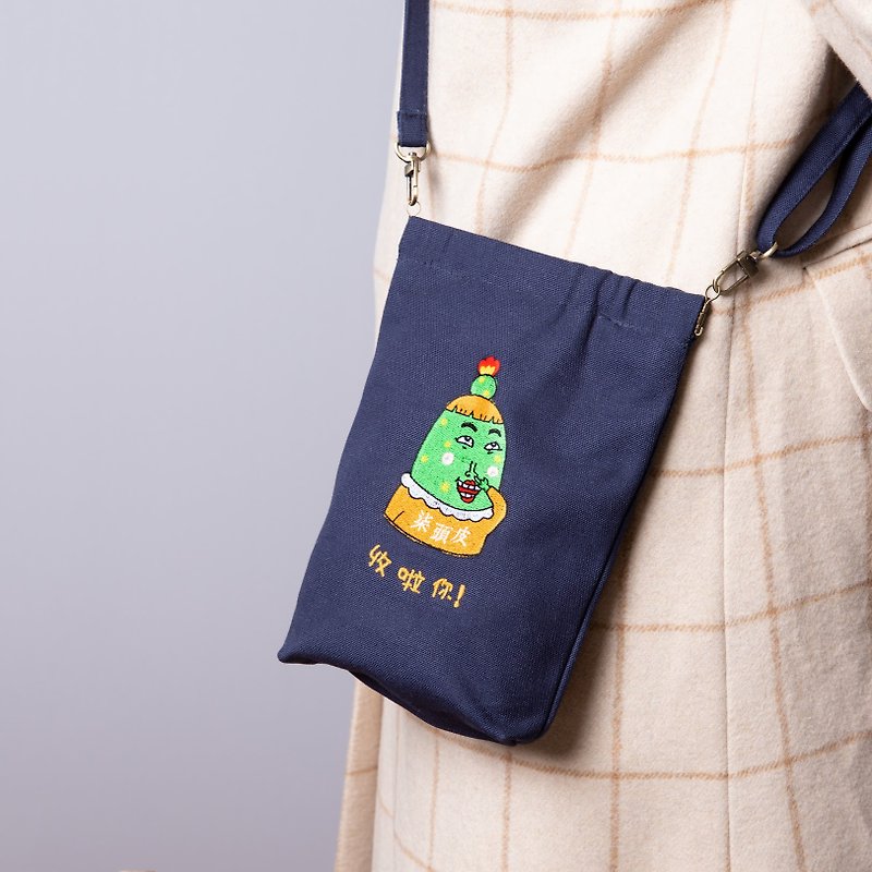 Belongs To J. X DiuLeSing Embroidered Across-Body Bag - Small Lee and Seven Head - กระเป๋าแมสเซนเจอร์ - งานปัก สีน้ำเงิน