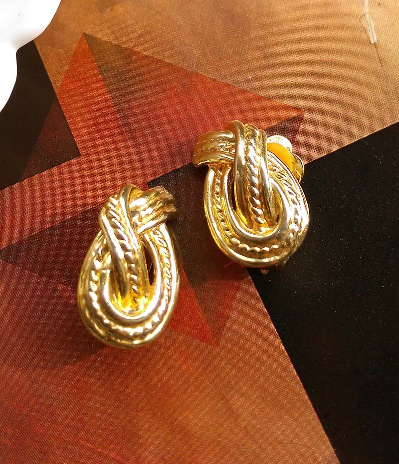 Western antique jewelry. Metal rope clip earrings - ต่างหู - โลหะ สีทอง