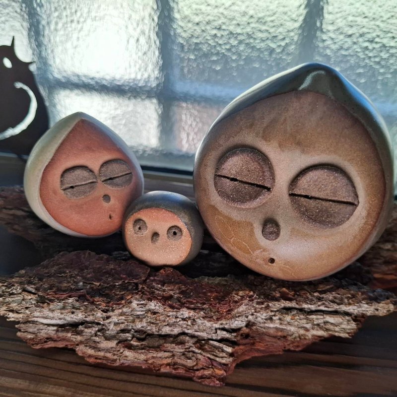 陶偶一家人系列- 28 號 療癒系手作陶偶 文創 擺飾 - 公仔/玩偶 - 陶 