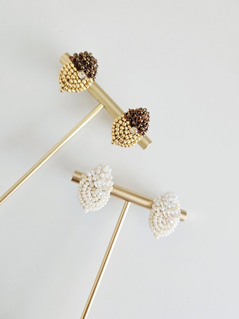 森秋暖菓 - 橡實珠繡耳環 - 耳環/耳夾/耳骨夾 - 其他材質 