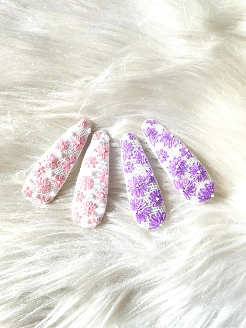 Hand-Embroidered Floral Hair Clips – Set of 2, Hand Embroidered Hair Clips - 髮夾/髮圈 - 棉．麻 粉紅色