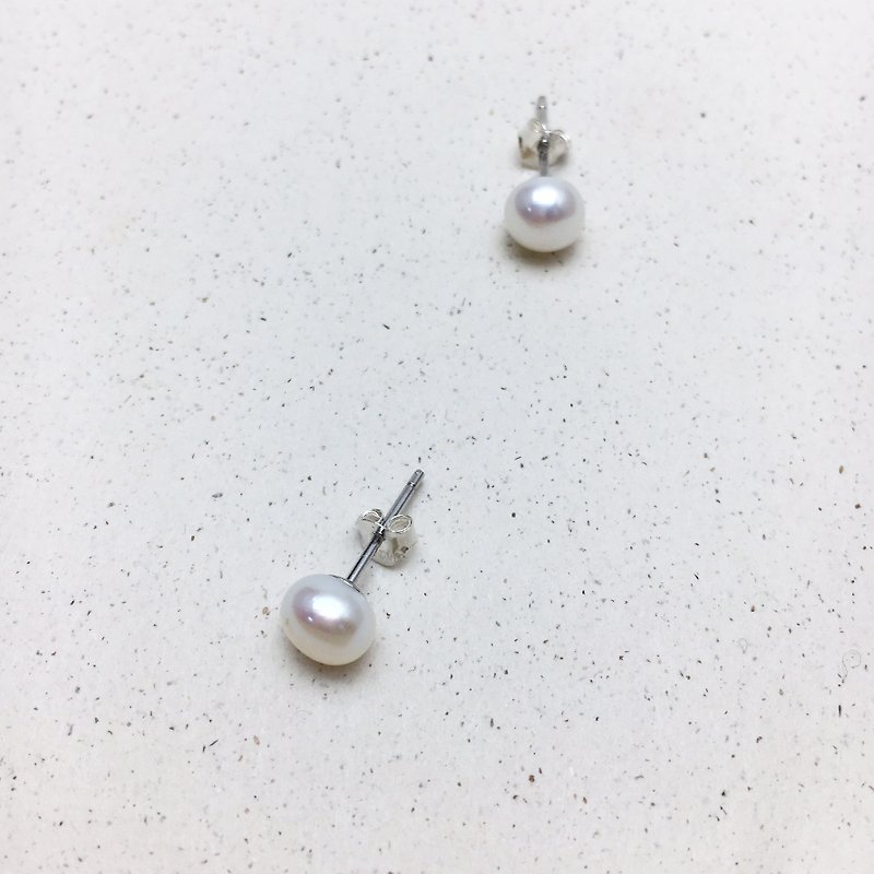 純銀淡水珍珠耳環 − belle femme - 耳環/耳夾 - 寶石 白色