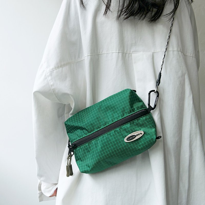 抽抽紙巾包 格紋通勤手機包 可車載 多背法側背包 墨綠 - 側背包/斜背包 - 聚酯纖維 綠色