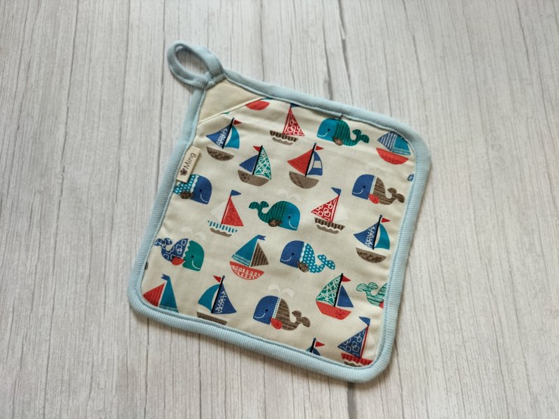 Little whale hanging handkerchief - ผ้าเช็ดหน้า - ผ้าฝ้าย/ผ้าลินิน สีน้ำเงิน