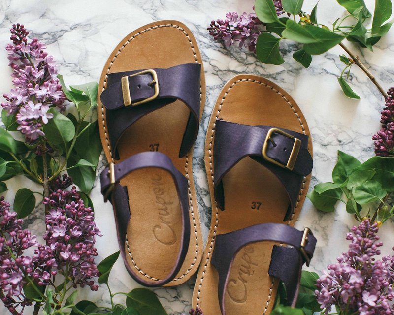 รองเท้าแตะหนังสีม่วงเข้ม, รองเท้าฤดูร้อน, รองเท้าแตะปรับแต่งได้, เท้ากว้าง - รองเท้ารัดส้น - หนังแท้ สีม่วง