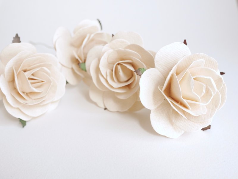Paper Flower, 10 DIY pieces mulberry rose size 7.0 cm., of-white colors. - 木工/竹藝/紙雕 - 紙 白色