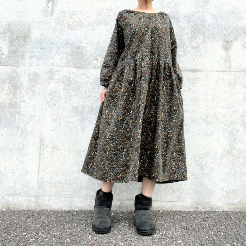 冬季森林圖案∣ 燈芯絨 ∣ 長袖洋裝 ∣ 純棉　狐狸　兔 花卉圖案 - 洋裝/連身裙 - 棉．麻 黑色