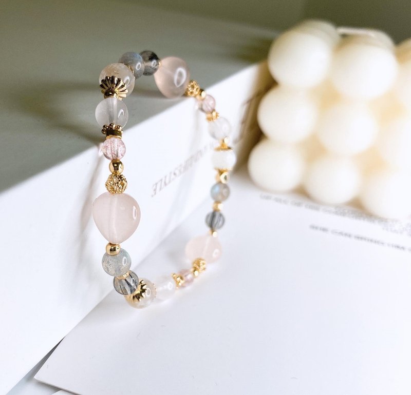 Light jelly pink crystal black hair crystal gray moonlight strawberry crystal natural stone elastic design bracelet - สร้อยข้อมือ - คริสตัล สึชมพู