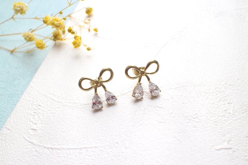 Classic bow-Zircon brass earrings - Earrings & Clip-ons - Copper & Brass Gold