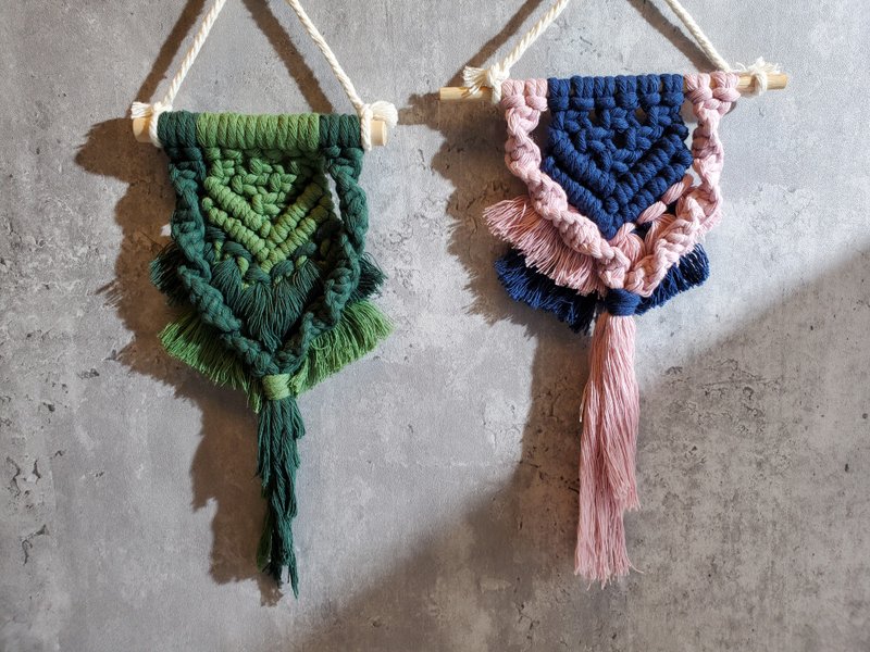 Macrame Weaves Sudden Time Wall-mounted Banner - ของวางตกแต่ง - ผ้าฝ้าย/ผ้าลินิน สีน้ำเงิน