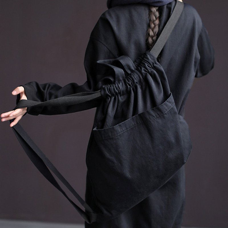 四季款黑色高密厚斜紋棉布大容量多背法雙肩休閒背包 - 背囊/背包 - 棉．麻 