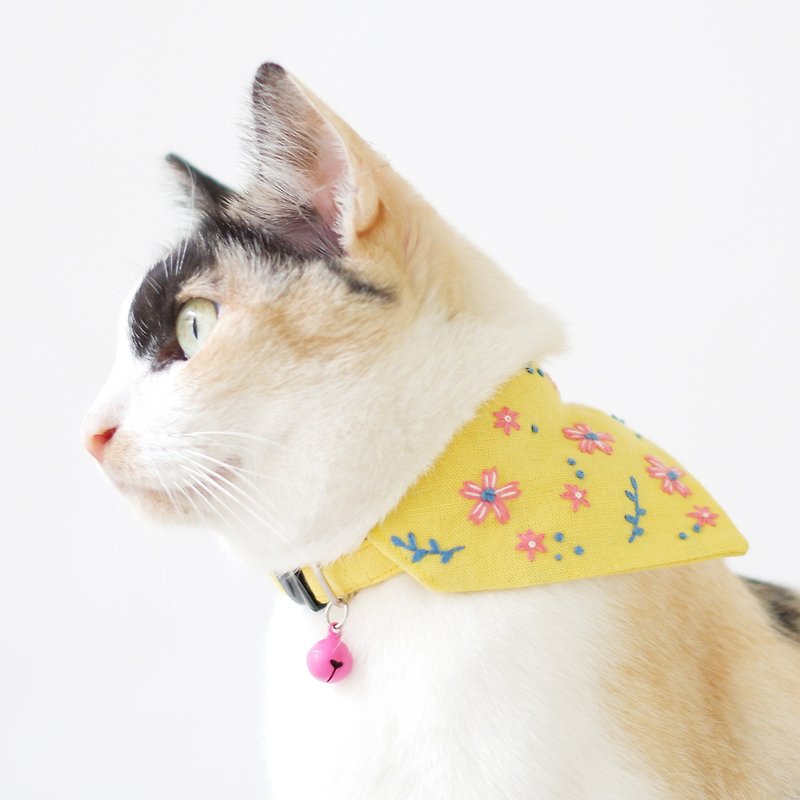 Little forest - Breakaway cat collar : Yellow red with flowers