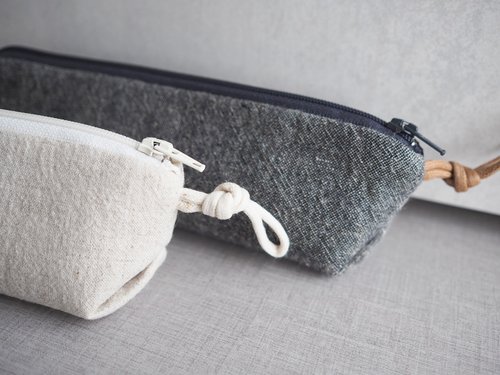 【オーダーメイド】トライアングル型ペンケース　手縫い　キャンモア オーダーメイド】トライアングル型ペンケース 手縫い キャンモア