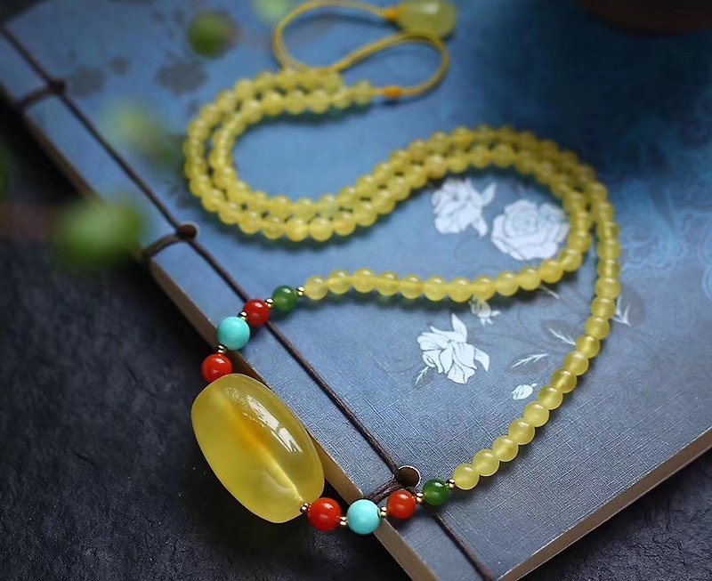 [Updated] Fine natural beeswax barrel beads transfer bead clavicle chain with natural beeswax 5MM bead chain - Necklaces - Gemstone 