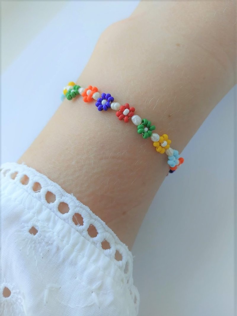 Dainty cute flower set: necklace, bracelet. Daisy flower necklace.Set jewelry. - สร้อยคอ - ไข่มุก หลากหลายสี