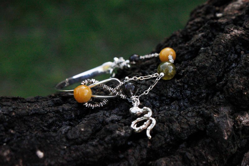 绱绻| Poetry of Life // Yellow Emerald Sulfur Stone Sterling Silver Bracelet // Image Half Bracelet - Bracelets - Gemstone Silver