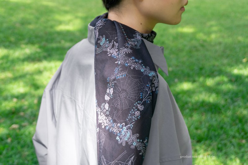 ผ้าฝ้าย/ผ้าลินิน ผ้าพันคอถัก สีดำ - Printed high cotton square scarf - Cobweb spider web lattice / Kaoru Mu