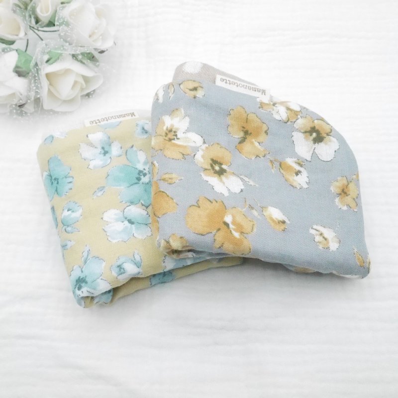 Two-tone flower / Soft and gentle touch 8-ply gauze handkerchief Made in Japan Japan handmade 20×20cm/8×8inch - Handkerchiefs & Pocket Squares - Cotton & Hemp Multicolor