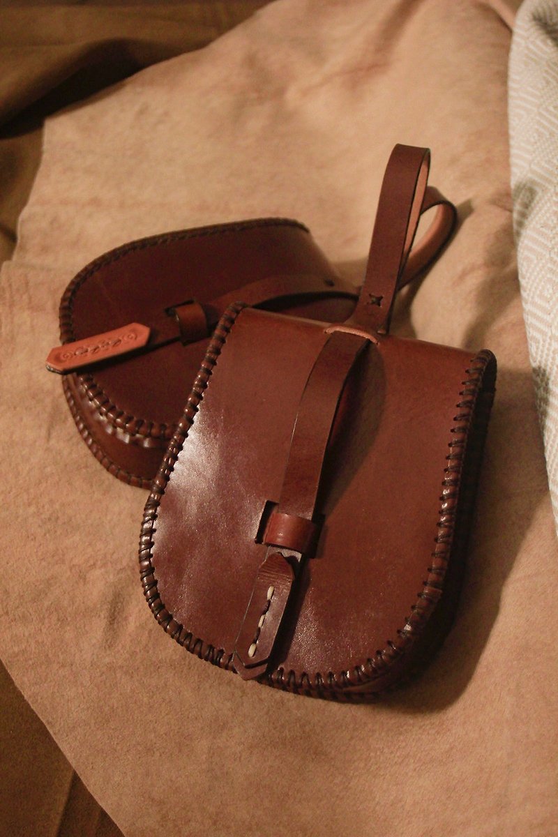Viking/Eastern European Mid-Century Belt Bag - กระเป๋าแมสเซนเจอร์ - หนังแท้ สีนำ้ตาล