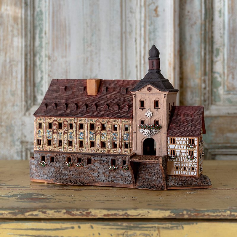 The old town hall of Bamberg, Germany is 29cm high - ของวางตกแต่ง - ดินเผา 