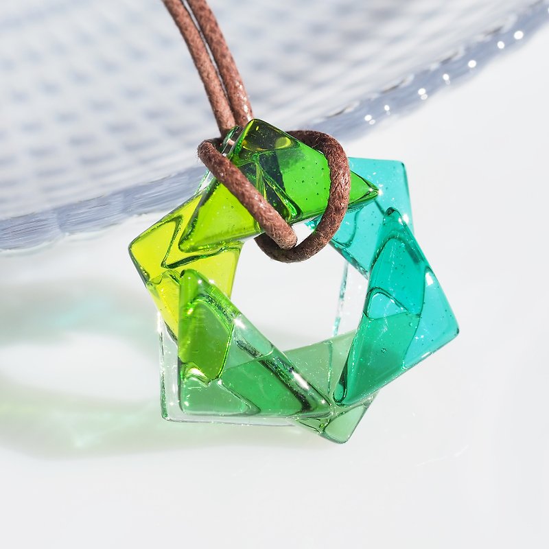 Konpeito Glass (Konpeito [Emerald]) Necklace [Made to order] - สร้อยคอ - แก้ว สีเขียว